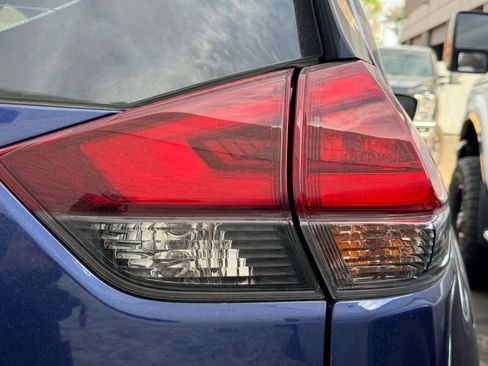 Used 2020 Nissan Rogue S image 19