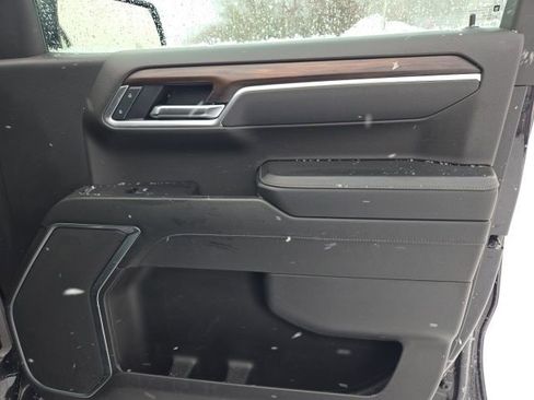 Used 2025 GMC Sierra 1500 SLT image 44