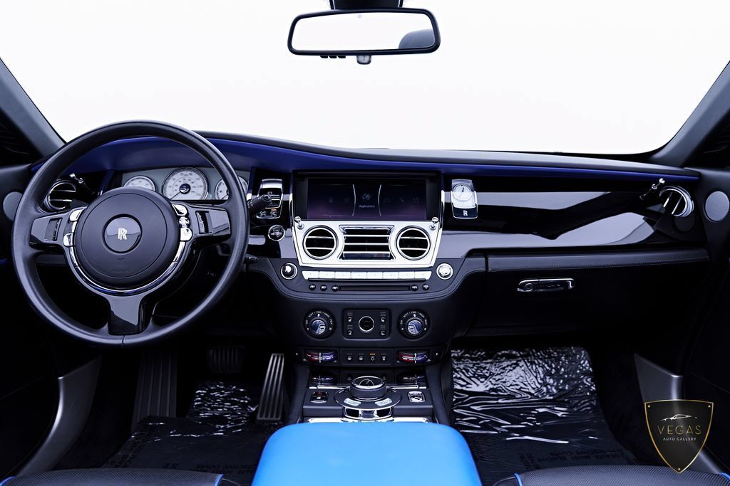 Used 2019 Rolls-Royce Dawn RWD image 88