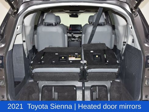 Used 2021 Toyota Sienna Limited image 32