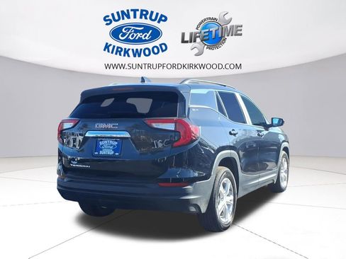 Used 2024 GMC Terrain SLE w/ Driver Convenience Package image 3