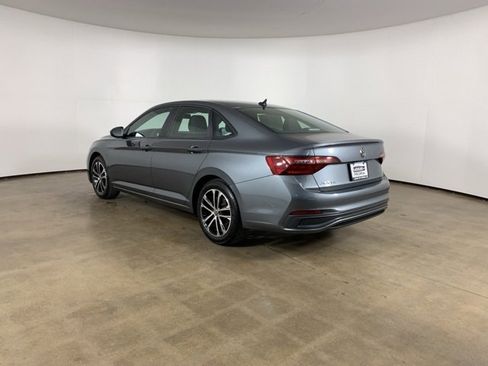Used 2022 Volkswagen Jetta Sport image 14