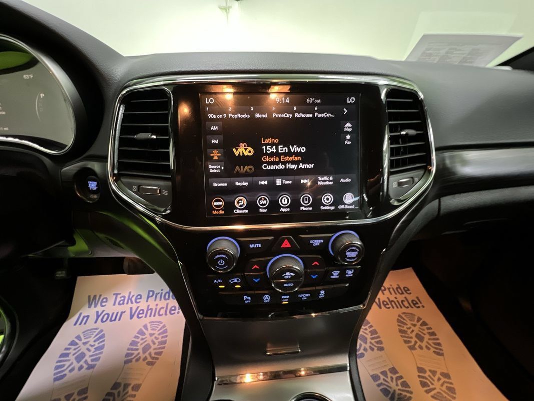 Used 2022 Jeep Grand Cherokee Laredo E AWD/4WD image 21