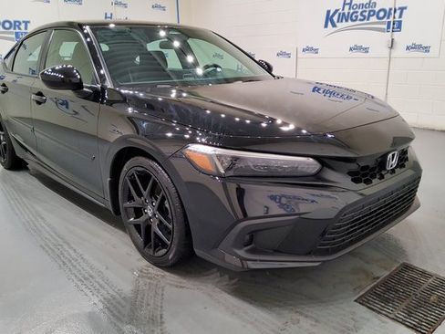 Used 2023 Honda Civic Sport image 2