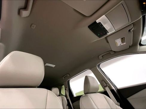 New 2025 Nissan Rogue SL image 36