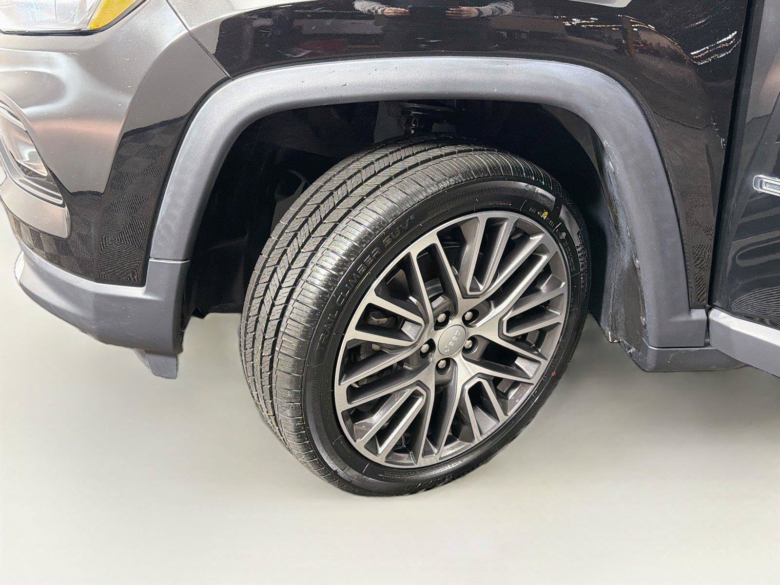 Used 2023 Jeep Compass Limited w/ Elite Group AWD/4WD image 37