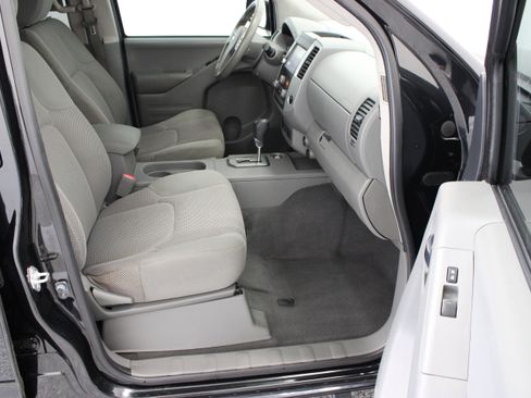 Used 2021 Nissan Frontier SV w/ Midnight Edition Floor Mats RWD image 34