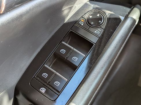 Used 2023 MAZDA MAZDA3 s image 21