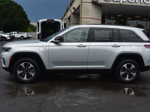 Used 2024 Jeep Grand Cherokee Limited 4xe AWD/4WD image 9
