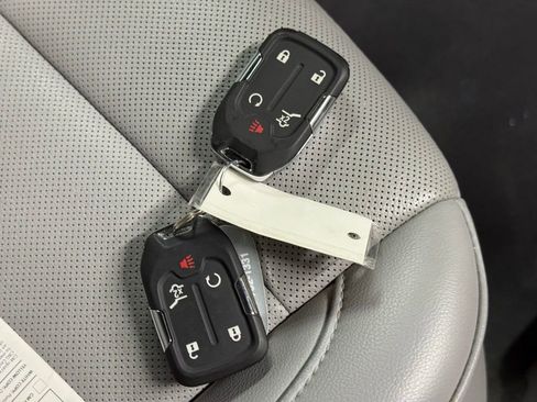 Certified 2023 GMC Acadia SLT w/ Technology Package image 44