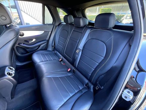 Used 2022 Mercedes-Benz GLC 300 image 21