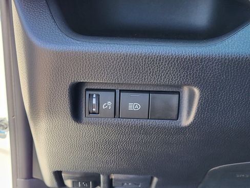 Certified 2025 Toyota RAV4 LE image 32