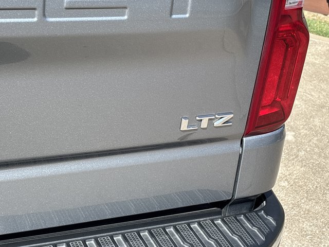Used 2023 Chevrolet Silverado 1500 LTZ AWD/4WD image 6