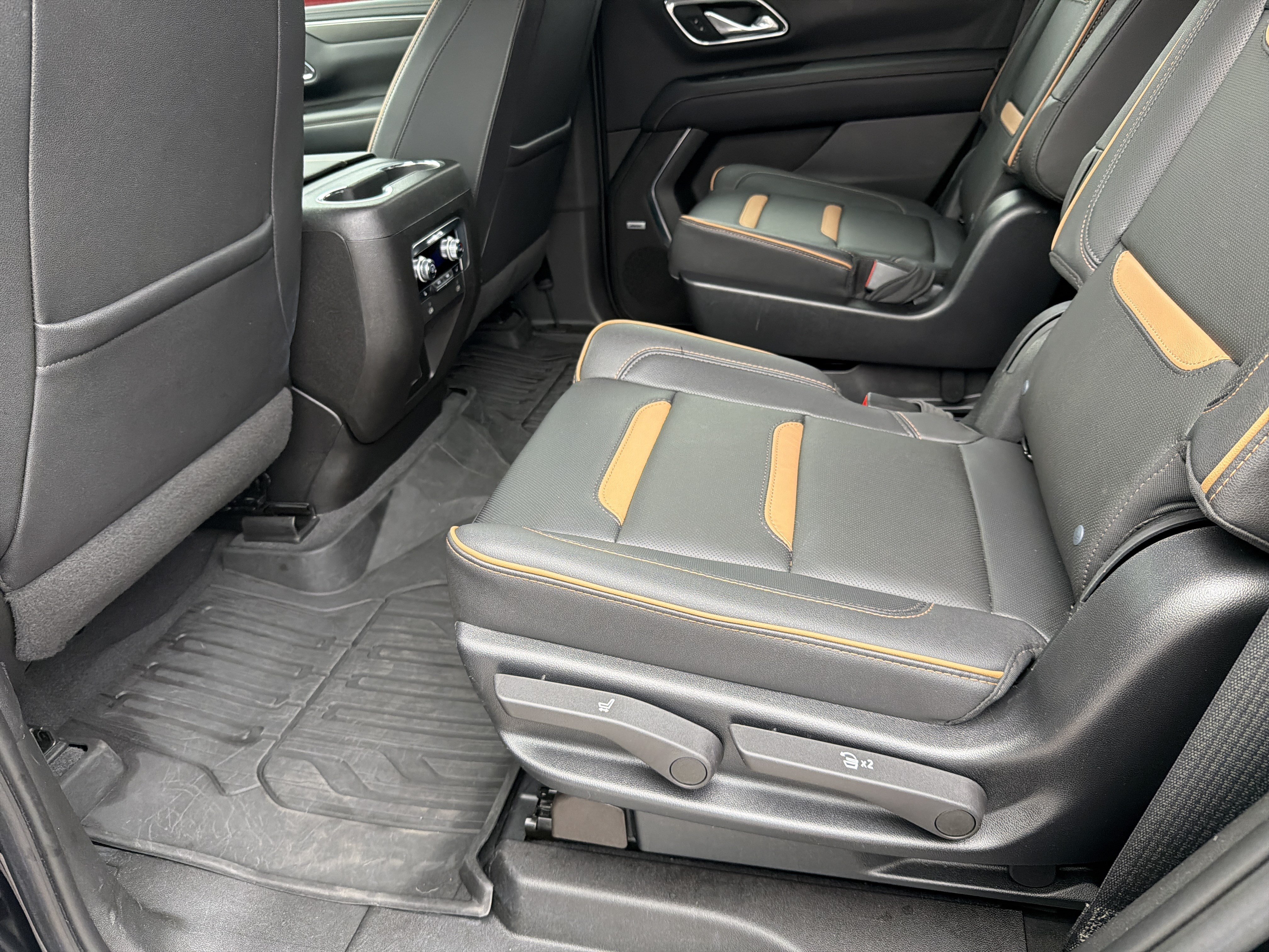 Certified 2023 GMC Yukon AT4 w/ AT4 Premium Plus Package AWD/4WD image 21