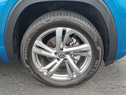 Certified 2024 Volkswagen Atlas Cross Sport SEL R-Line AWD/4WD image 8