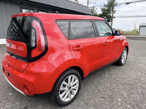 Used 2019 Kia Soul + image 4