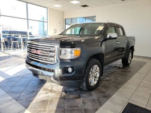 Used 2017 GMC Canyon SLT w/ Driver Alert Package image 2