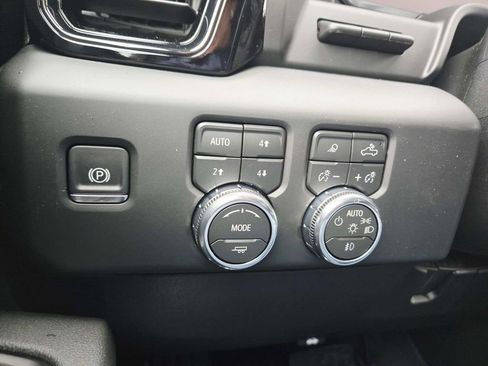 New 2026 GMC Sierra 2500 AT4 w/ AT4 Premium Plus Package AWD/4WD image 38