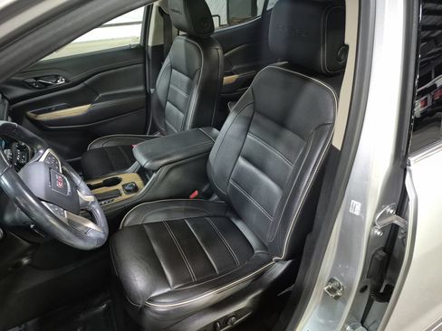 Used 2019 GMC Acadia Denali w/ Technology Package AWD/4WD image 21