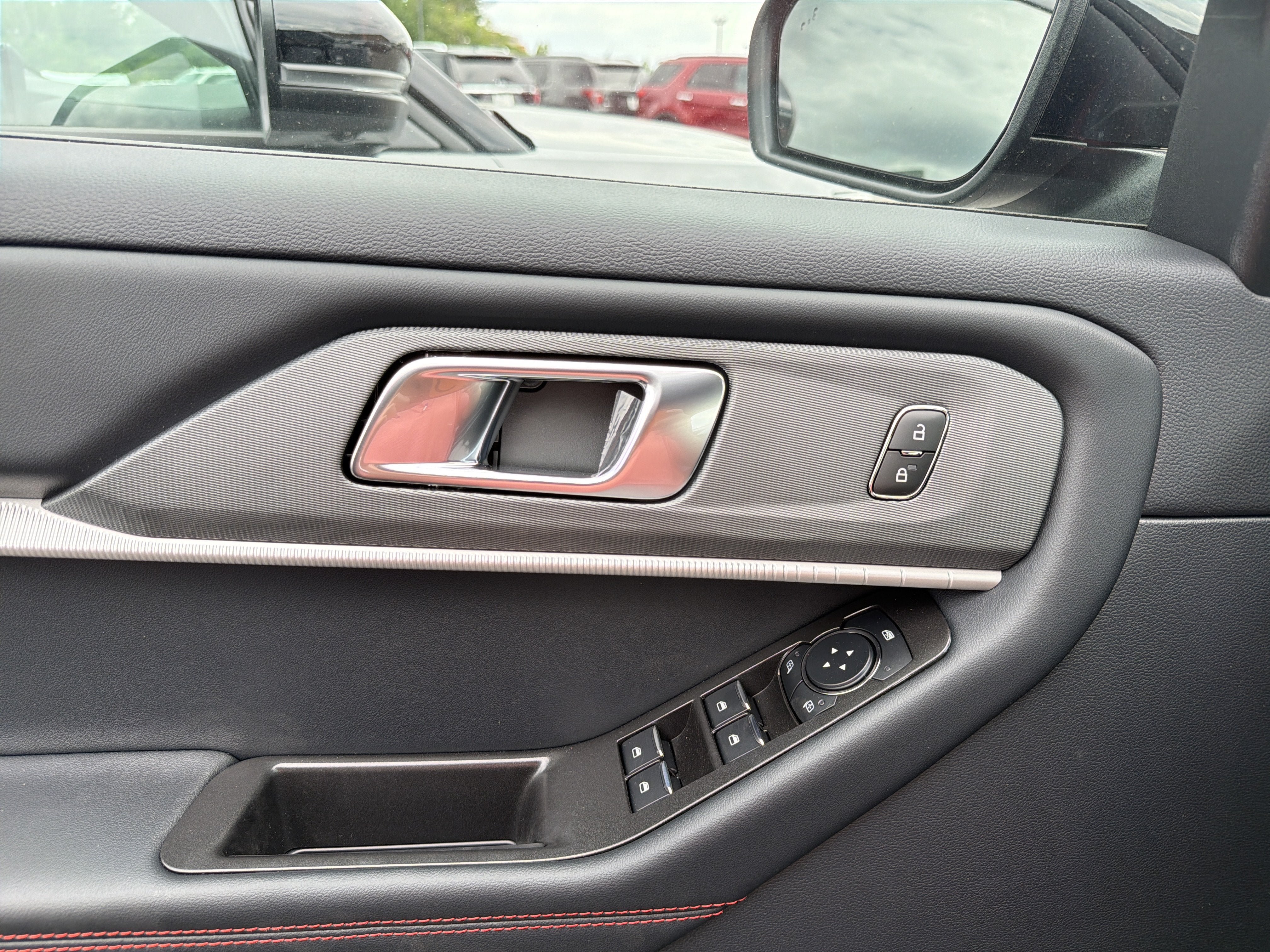 New 2026 Ford Explorer ST-Line w/ ST-Line Street Pack AWD/4WD image 15