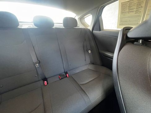 Used 2025 Kia K4 LXS image 37