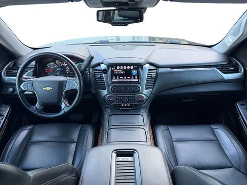 Used 2020 Chevrolet Suburban Premier image 12