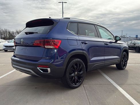Used 2024 Volkswagen Taos SE image 6
