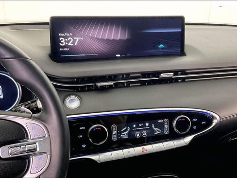 Used 2022 Genesis GV70 2.5T w/ Advanced Package image 9