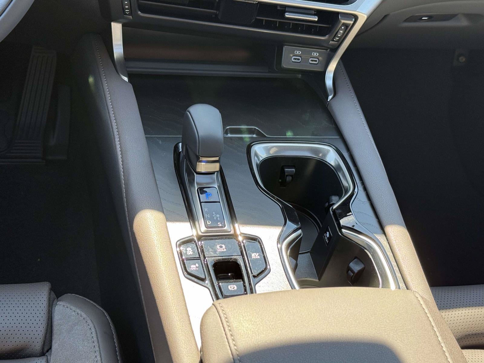 New 2026 Lexus RX 350h AWD/4WD image 15