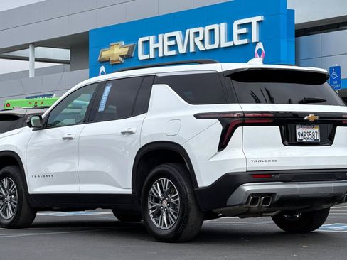 Certified 2024 Chevrolet Traverse LT image 5