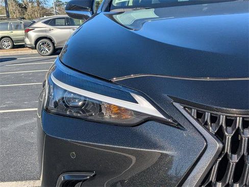 Certified 2025 Lexus NX 250 FWD w/ Accessory Package (Z1) image 9