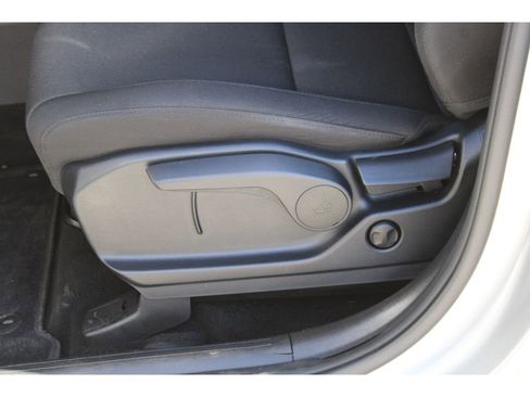 Used 2025 Hyundai Santa Fe SE image 13