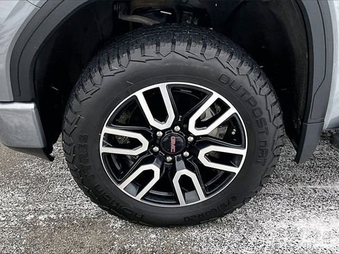 Used 2022 GMC Sierra 1500 AT4 w/ AT4 Premium Package image 9