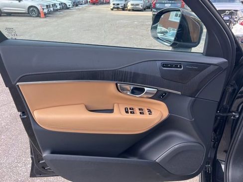 Certified 2025 Volvo XC90 B6 Ultra image 26