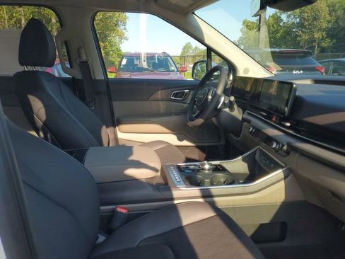 New 2026 Kia Carnival EX image 34