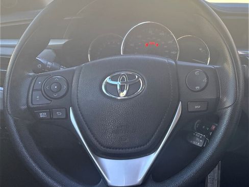 Used 2016 Toyota Corolla LE FWD image 10