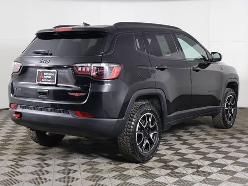 Used 2024 Jeep Compass Trailhawk image 8