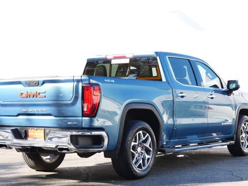 Used 2024 GMC Sierra 1500 SLT w/ SLT Premium Package AWD/4WD image 9