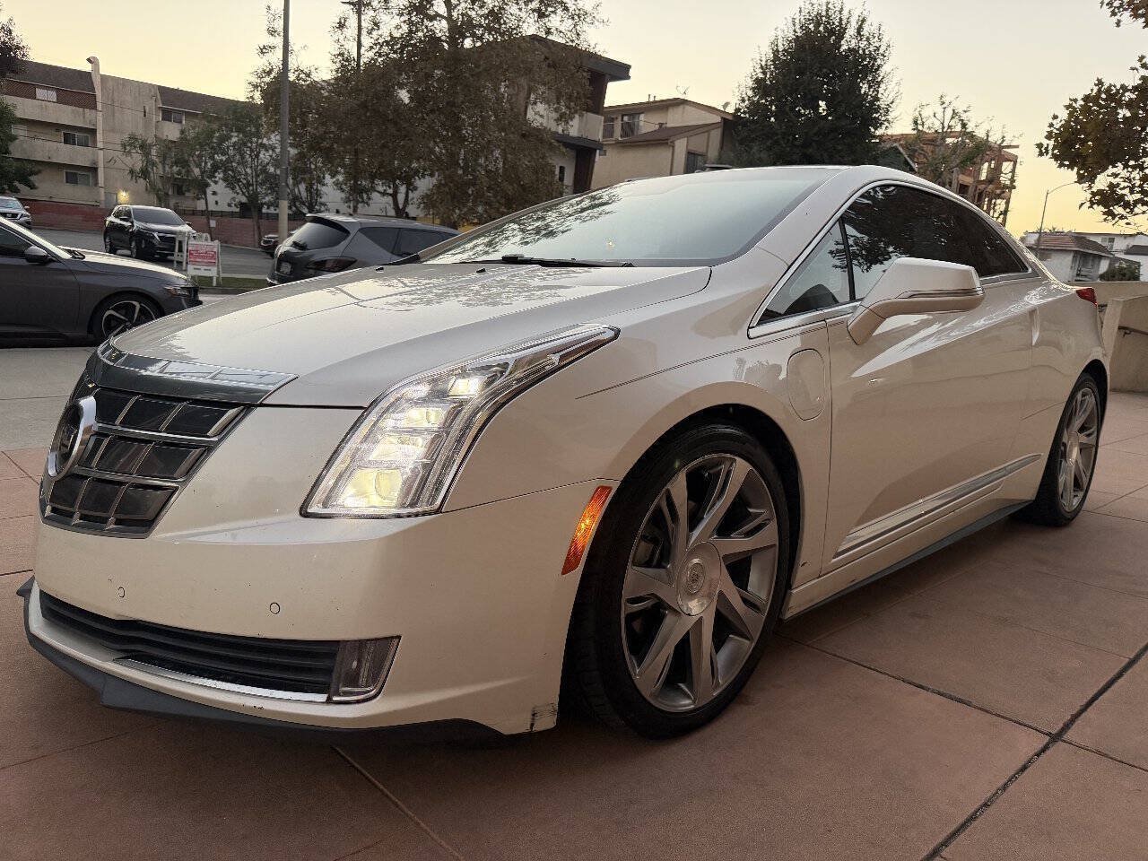 Used 2014 Cadillac ELR w/ Luxury Package FWD image 2