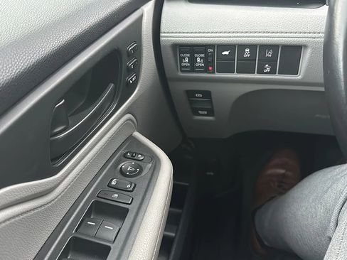 Used 2018 Honda Odyssey EX-L image 19