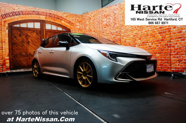 Used 2025 Toyota Corolla XSE FWD image 1
