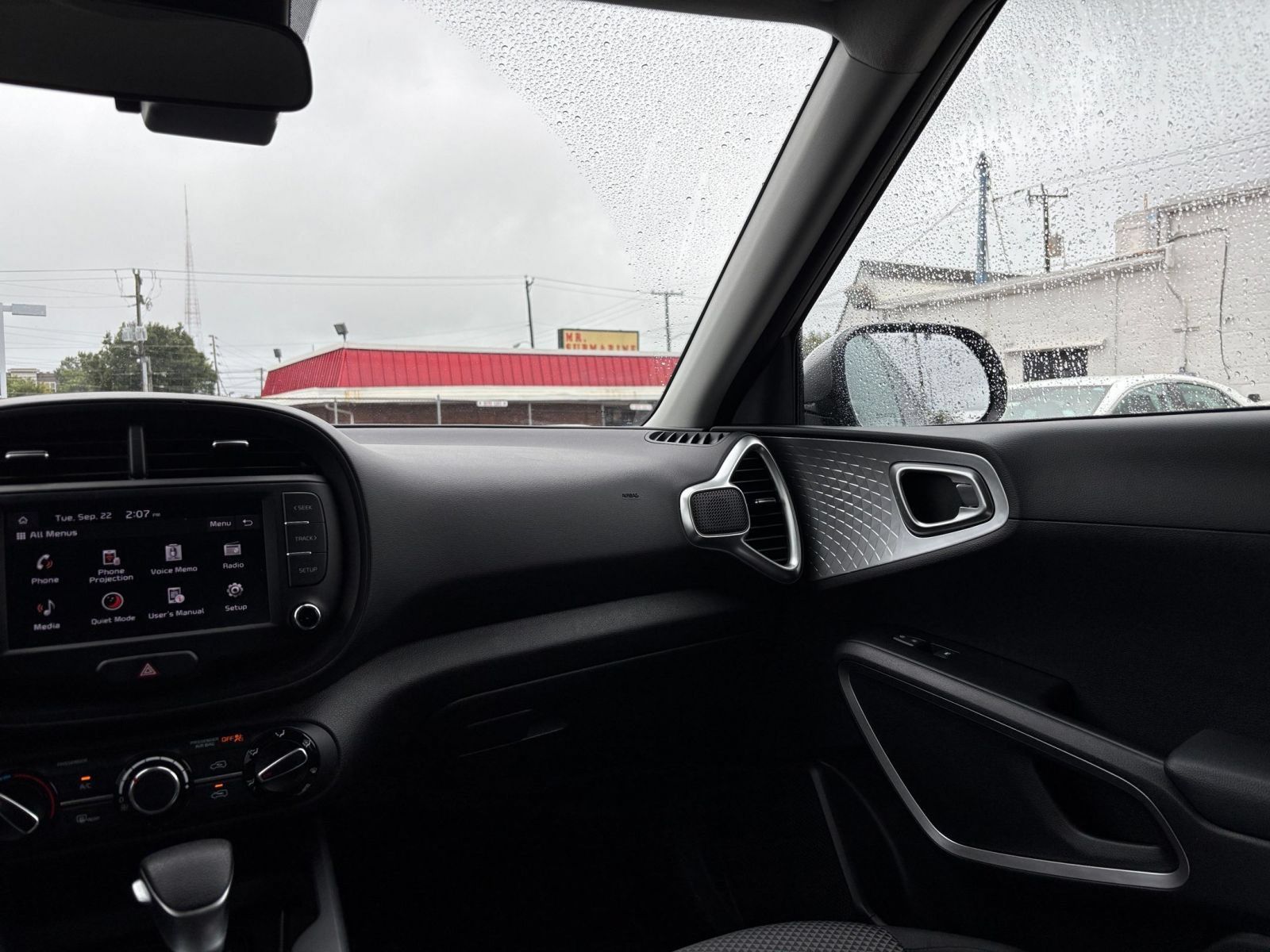 Used 2025 Kia Soul LX w/ LX Technology Package FWD image 32