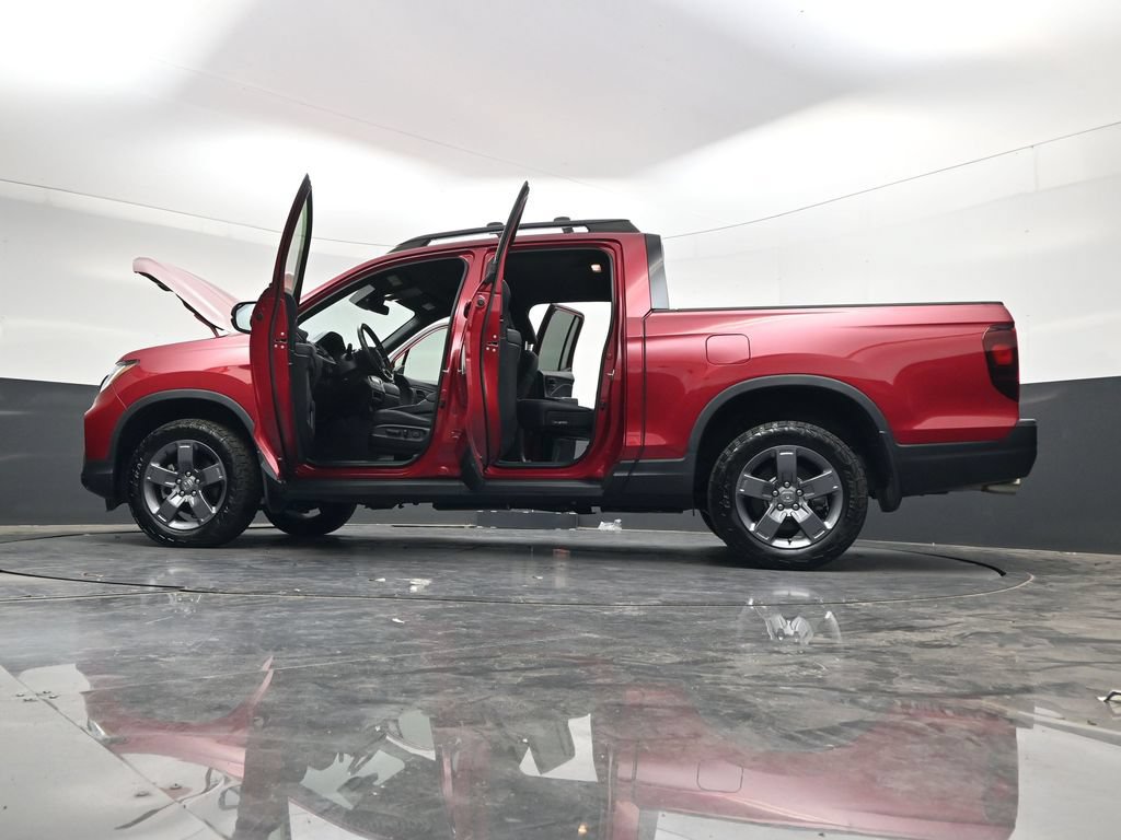 Certified 2024 Honda Ridgeline TrailSport image 40