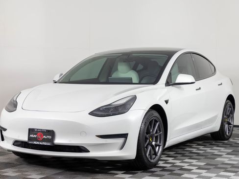 Used 2021 Tesla Model 3 Standard Range Plus image 2