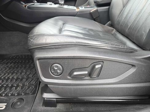 Used 2018 Audi Q5 2.0T Premium Plus w/ Premium Plus Package image 24