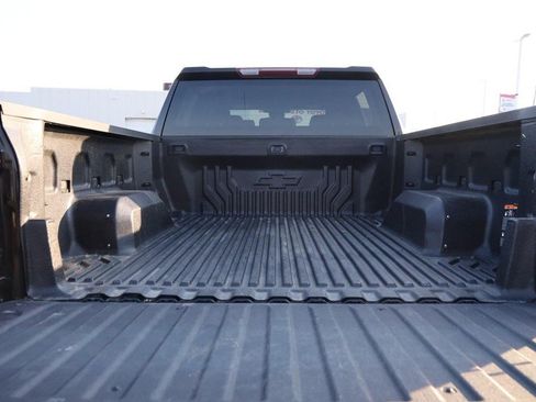 Used 2024 Chevrolet Silverado 1500 LT AWD/4WD image 7