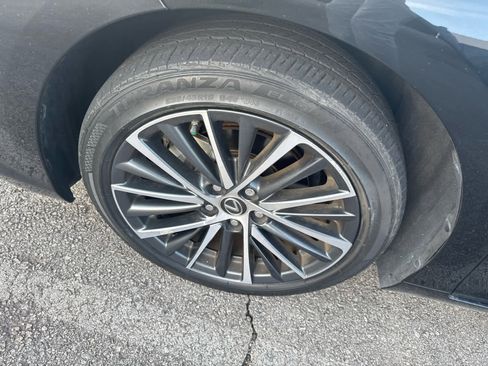 Used 2022 Lexus ES 300h w/ Premium Package image 7