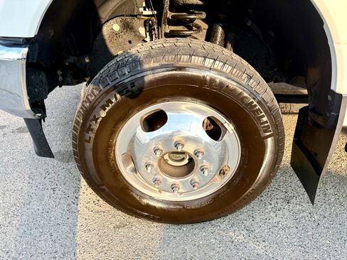 Used 2022 Ford F350 Lariat w/ Lariat Value Package image 10