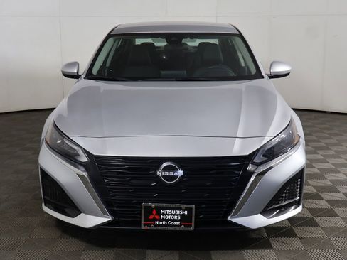 Used 2023 Nissan Altima 2.5 SV FWD image 8
