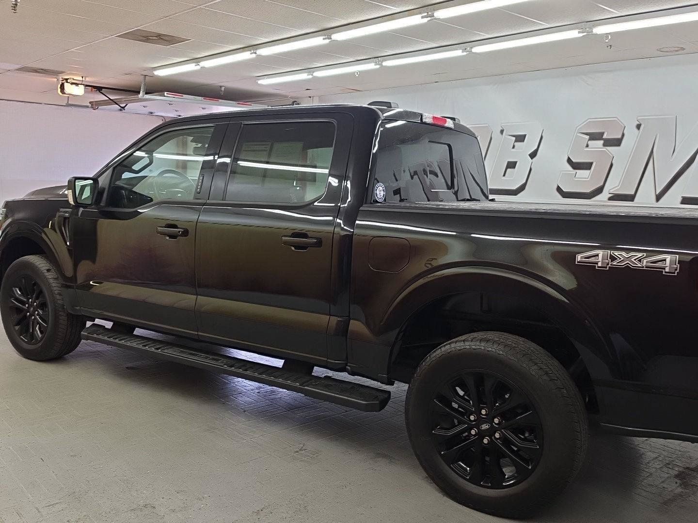 Used 2024 Ford F150 Lariat w/ Equipment Group 502A High AWD/4WD image 3